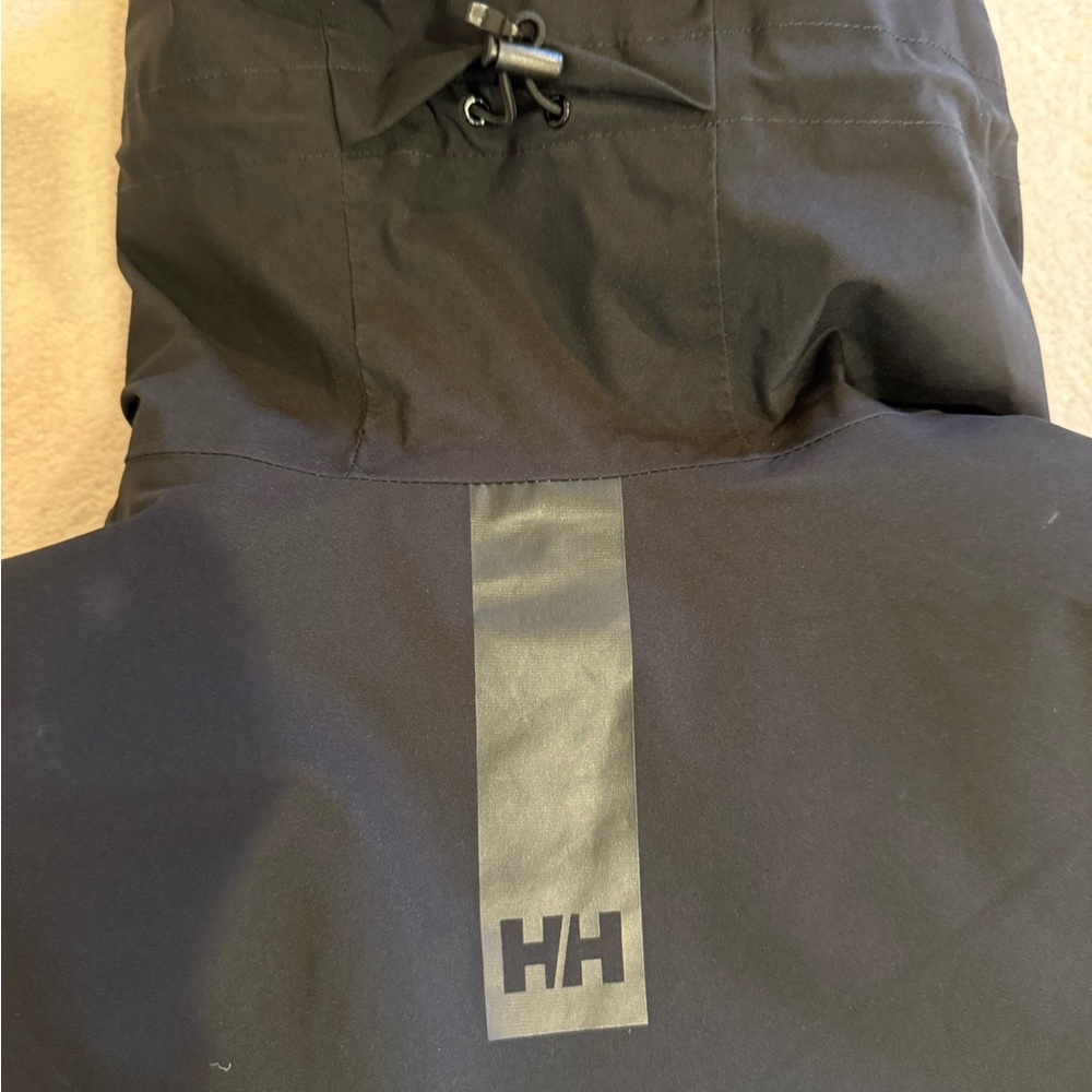 Helly Hansen Black Women’s Hooded Winter Ski/Snowboard Coat - Picture 2 of 6